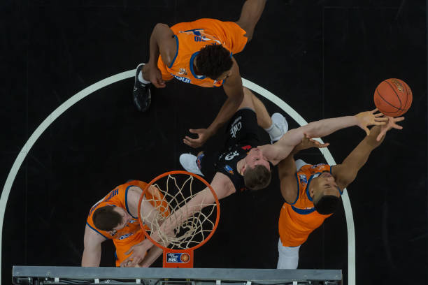 够在困境中 够在困境中