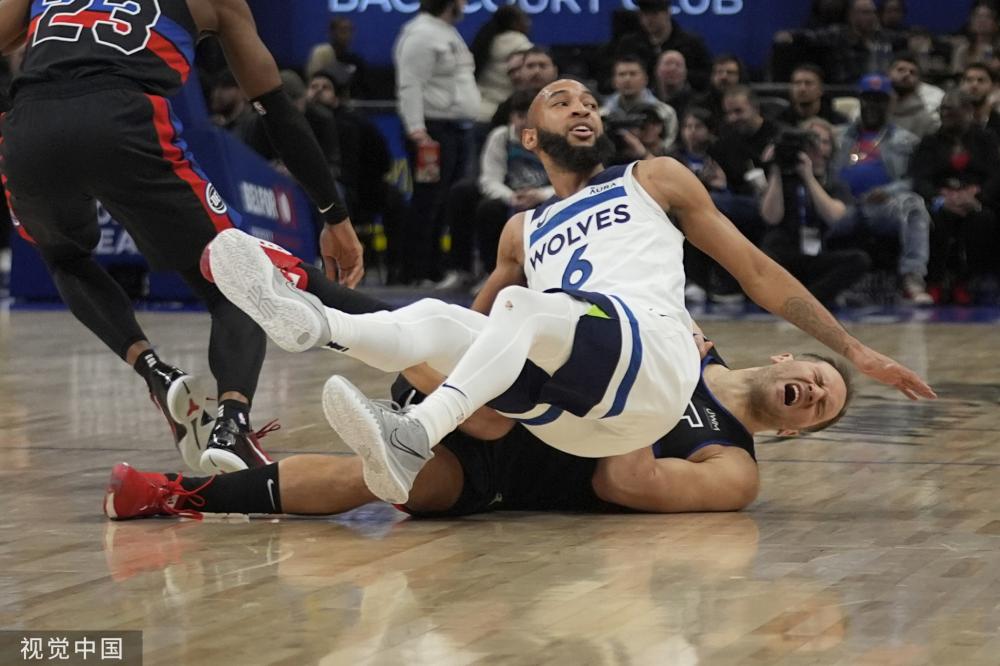 莱斯科特：梅西是加强版的D席，和C罗相比我还是会选梅西